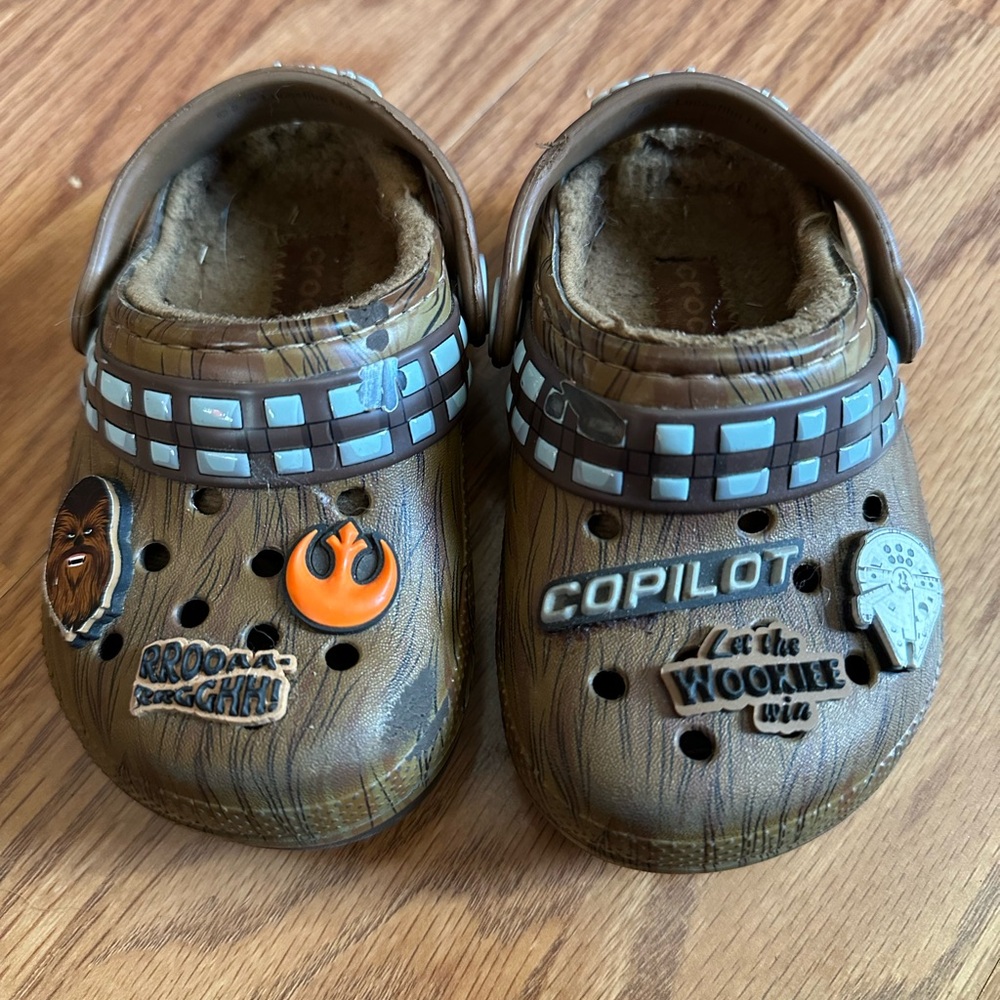 Crocs Star Wars classic lined Croc Chewbacca size 6C